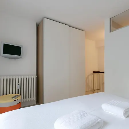 Bocconi Bligny Apartament *