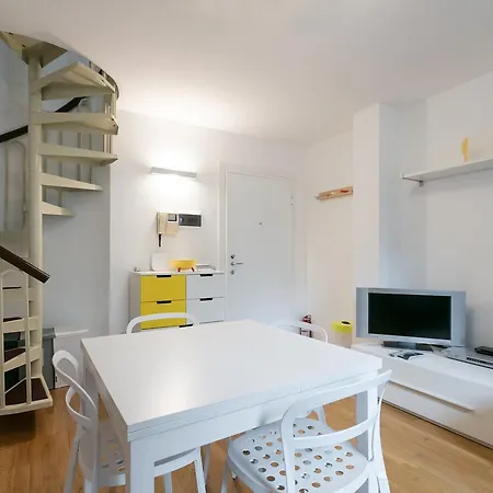 Apartment Bocconi Bligny Milan